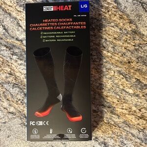 NWT 32 Degrees Heated Socks - Black and Red